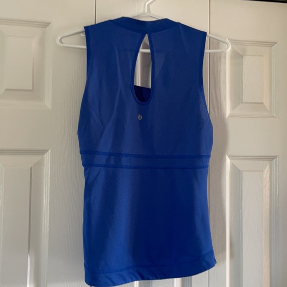 Lululemon tank top 🔥🔥🔥 - Picture 3 of 4